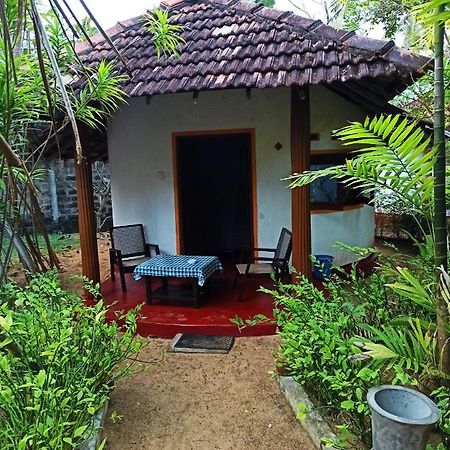 Ravana - Beach Cabanas Хиккадува Экстерьер фото