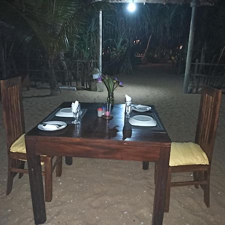 Ravana - Beach Cabanas Хиккадува Экстерьер фото