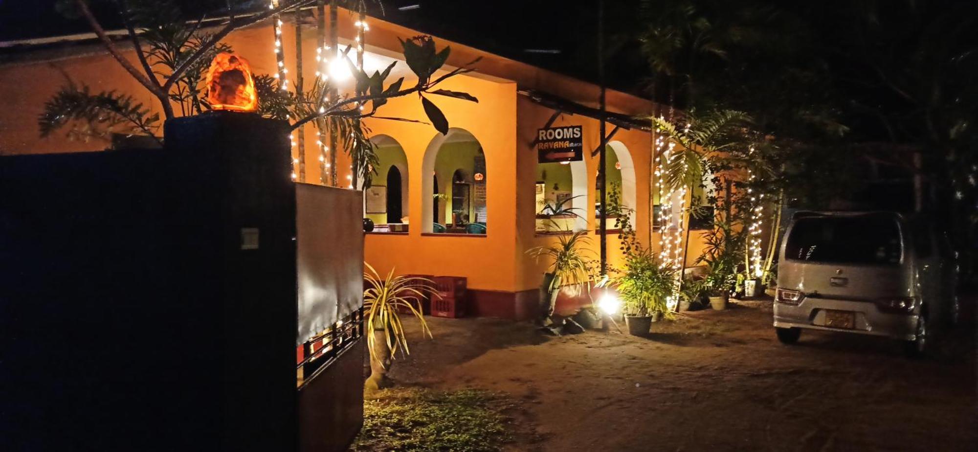 Ravana - Beach Cabanas Хиккадува Экстерьер фото