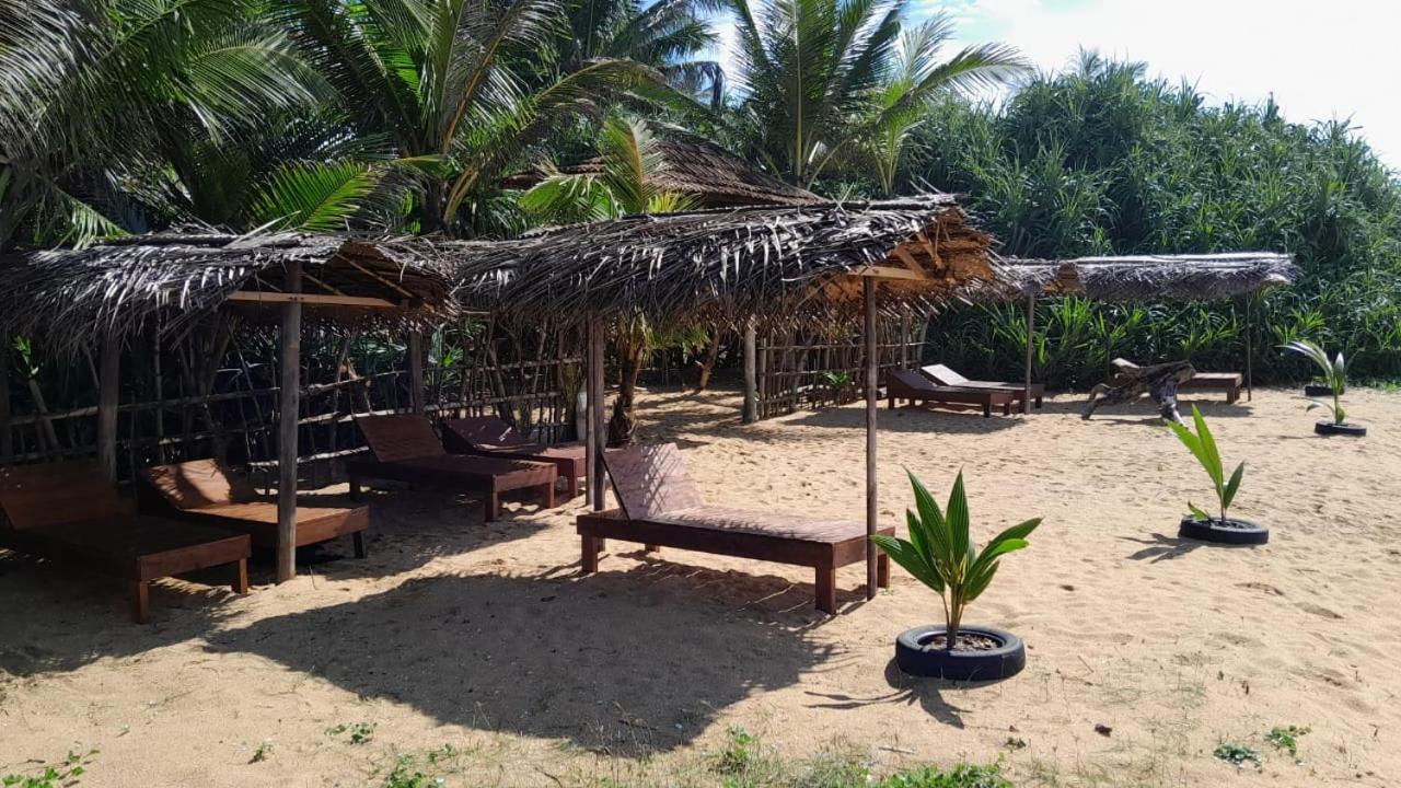 Ravana - Beach Cabanas Хиккадува Экстерьер фото