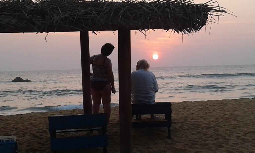 Ravana - Beach Cabanas Хиккадува Экстерьер фото